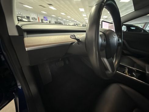 Used 2018 Tesla Model 3 Mid Range RWD image 13
