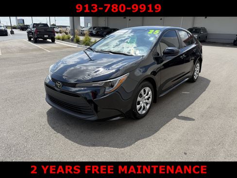 Certified 2025 Toyota Corolla LE FWD image 2