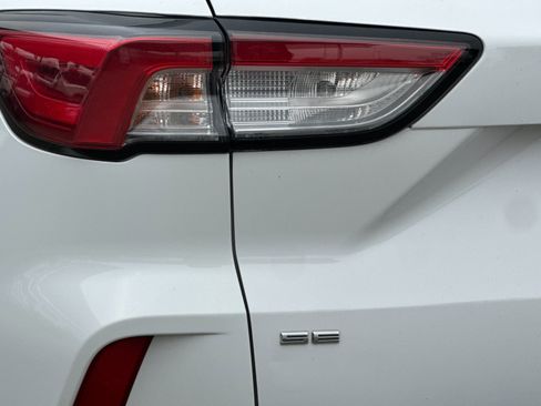 Certified 2021 Ford Escape SE w/ Cold Weather Package image 27