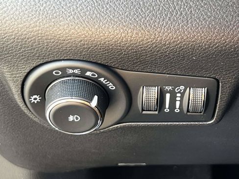 Used 2023 Jeep Compass Limited AWD/4WD image 19
