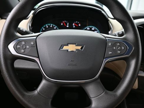 Used 2022 Chevrolet Traverse LS image 26