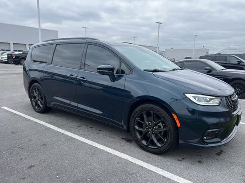 Used 2022 Chrysler Pacifica Limited w/ S Appearance Package image 7