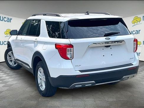 Used 2023 Ford Explorer XLT w/ Equipment Group 202A AWD/4WD image 2