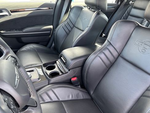 Used 2023 Chrysler 300 C image 23