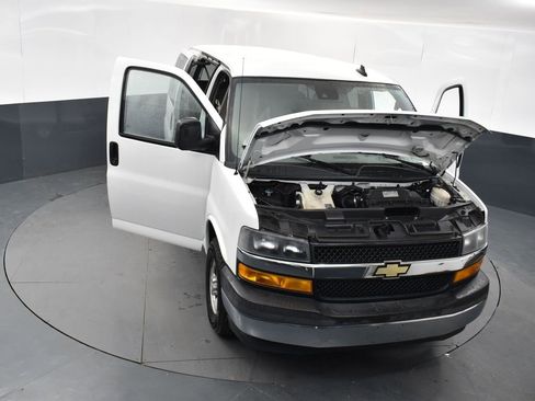 Used 2019 Chevrolet Express 3500 LT w/ LT Preferred Equipment Group image 18