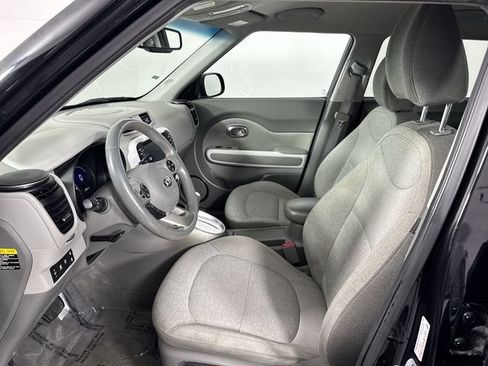 Used 2017 Kia Soul EV FWD image 19