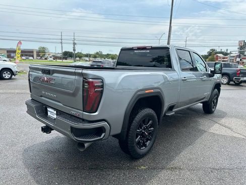 Used 2025 GMC Sierra 2500 AT4 AWD/4WD image 7