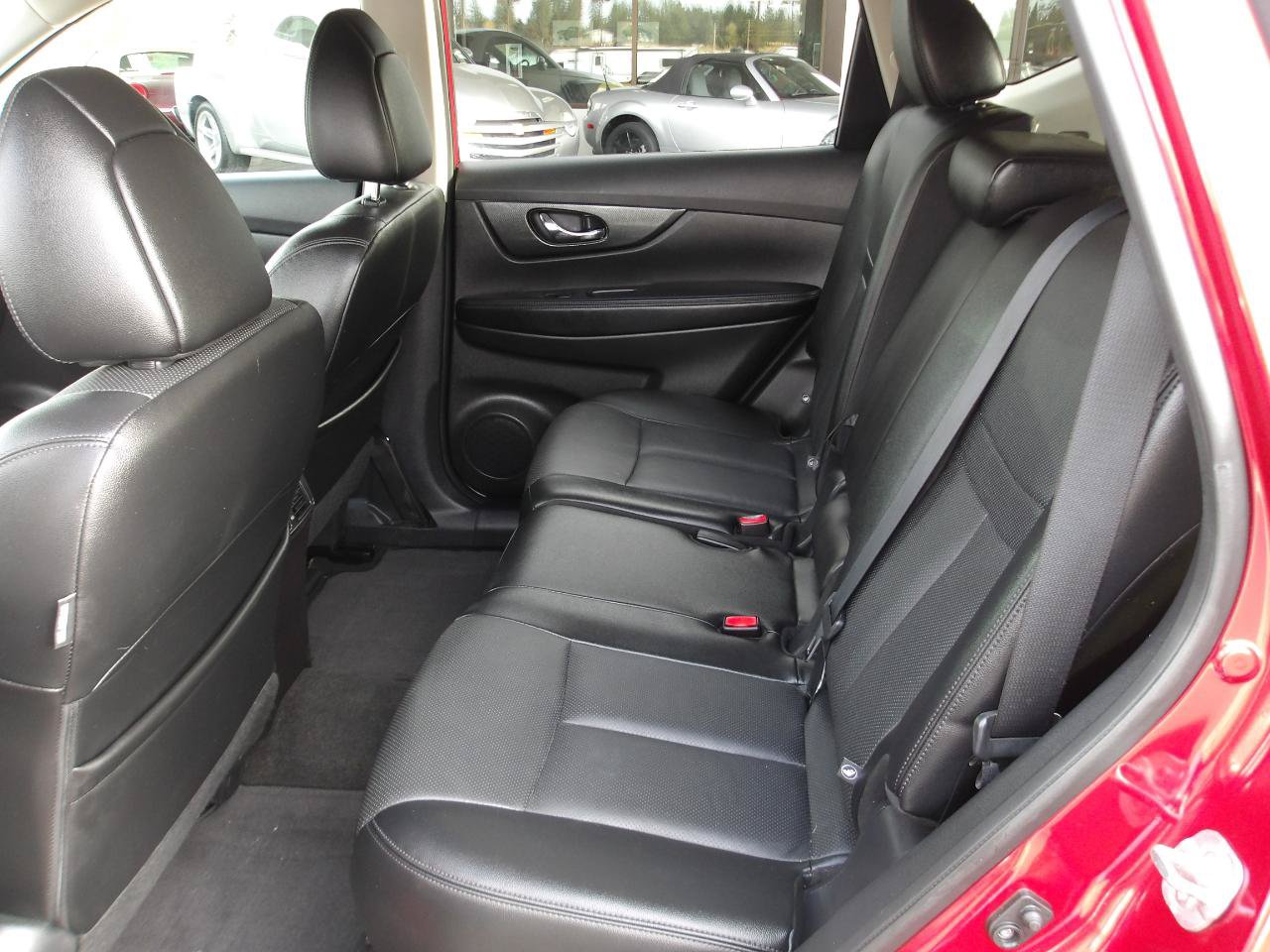 Used 2015 Nissan Rogue SL AWD/4WD image 10