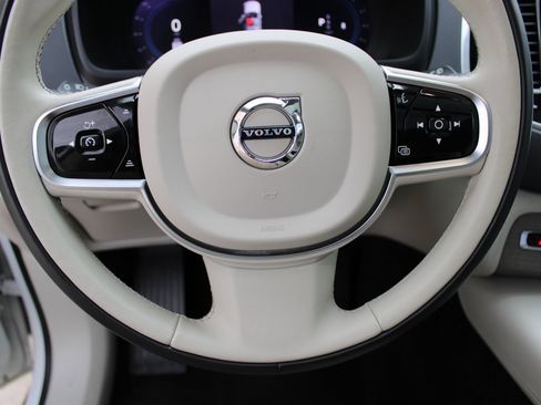 Used 2025 Volvo XC90 B6 Ultra w/ Lounge Package image 13