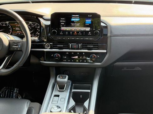 Used 2023 Nissan Pathfinder SL w/ SL Premium Package AWD/4WD image 14