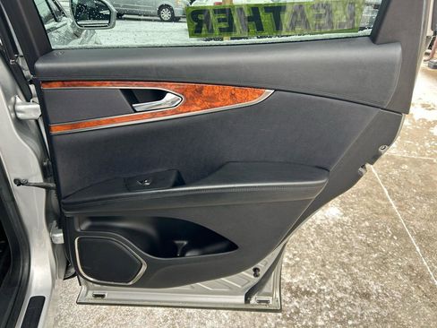 Used 2016 Lincoln MKX Select image 15