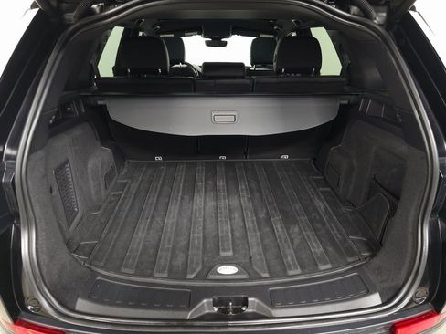 Used 2022 Land Rover Discovery Sport SE image 6