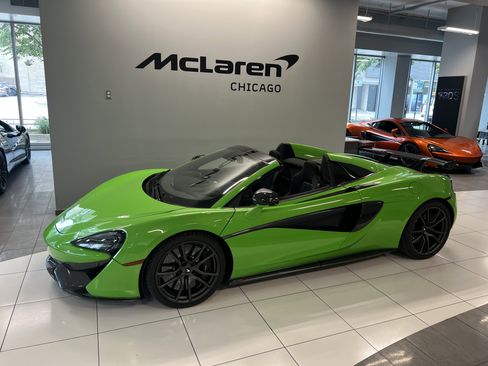 Used 2019 McLaren 570S Spider image 5