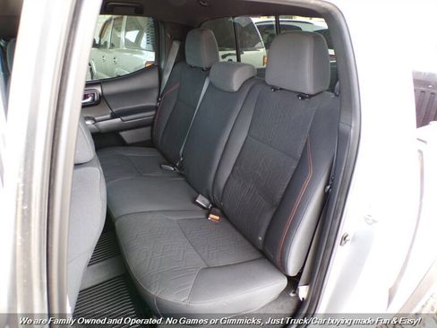 Used 2020 Toyota Tacoma TRD Off-Road image 22