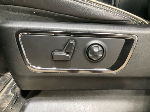 Used 2023 RAM 1500 Limited AWD/4WD image 24