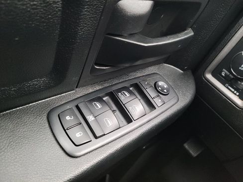 Used 2017 RAM 1500 Express image 12