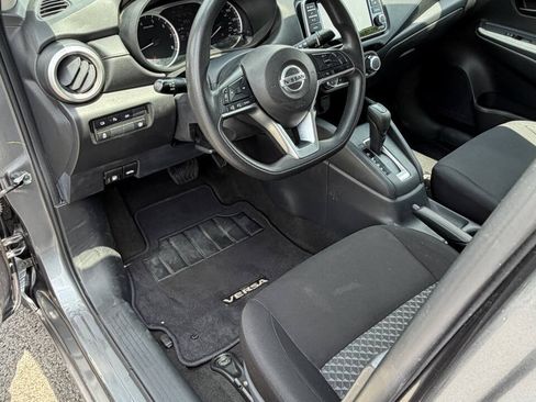 Used 2022 Nissan Versa S FWD image 17