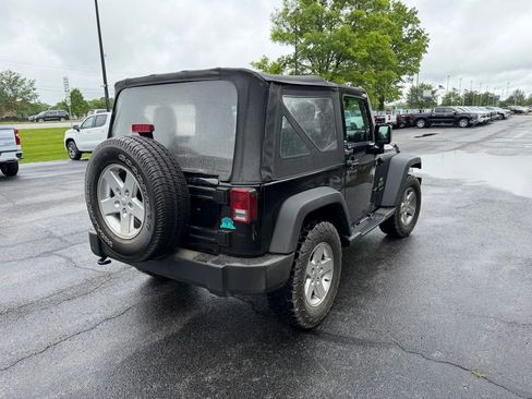 Used 2016 Jeep Wrangler Sport w/ Quick Order Package 24S AWD/4WD image 3