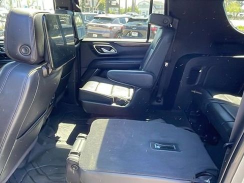 Used 2024 Chevrolet Suburban High Country w/ Advanced Technology Package image 13