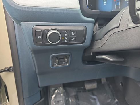 New 2025 Ford Maverick XLT w/ XLT Luxury Package image 12