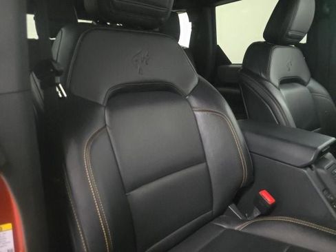 Used 2023 Ford Bronco Badlands w/ Sasquatch Package AWD/4WD image 5