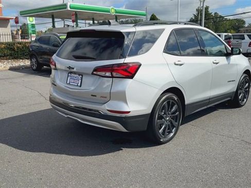 Used 2022 Chevrolet Equinox RS w/ RS Leather Package image 8
