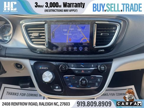 Used 2017 Chrysler Pacifica Limited FWD image 25