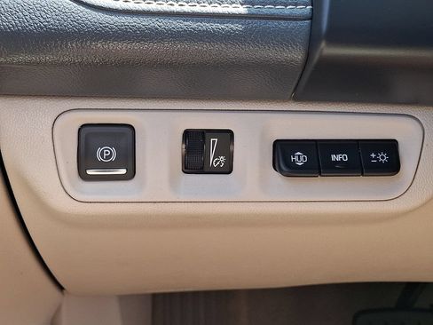 Used 2023 GMC Acadia Denali w/ Denali Ultimate Package AWD/4WD image 25