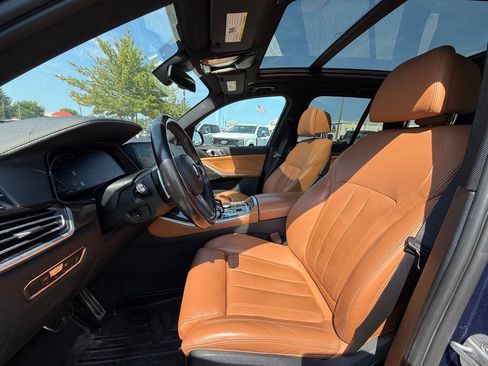 Used 2022 BMW X5 xDrive40i w/ M Sport Package AWD/4WD image 16