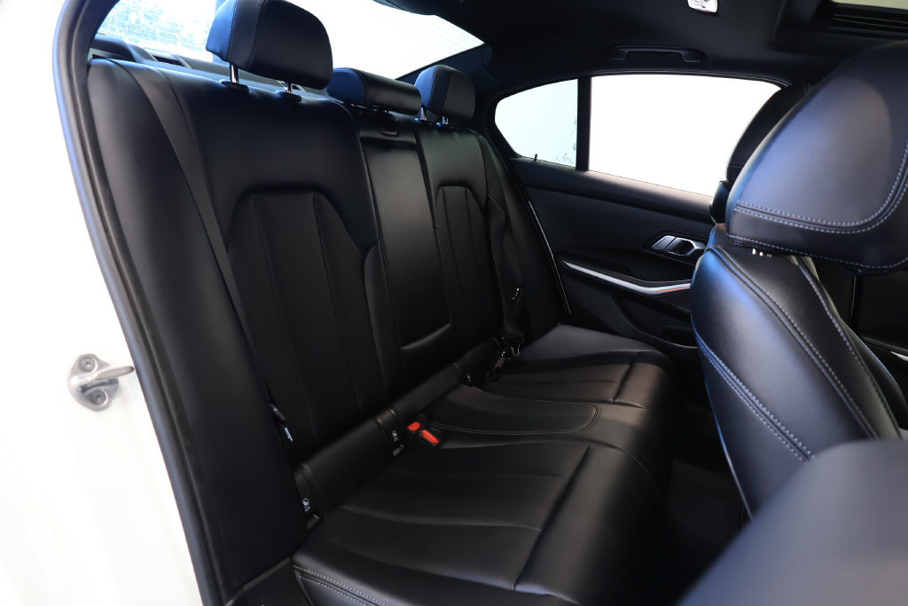Used 2023 BMW M340i RWD image 22