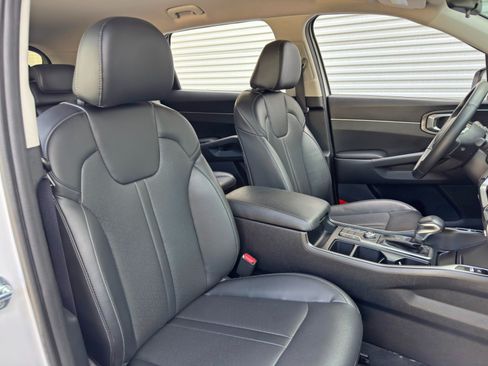 Used 2022 Kia Sorento S FWD image 33