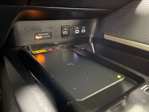 Certified 2025 Toyota Camry SE FWD image 30