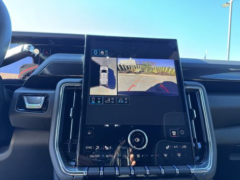 New 2026 GMC Yukon Elevation image 25