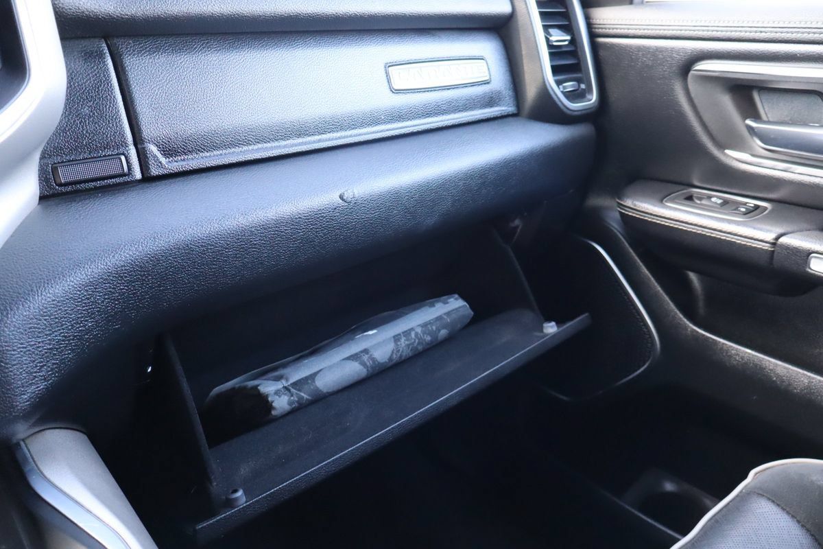 Used 2019 RAM 1500 Laramie w/ Sport Appearance Package AWD/4WD image 36