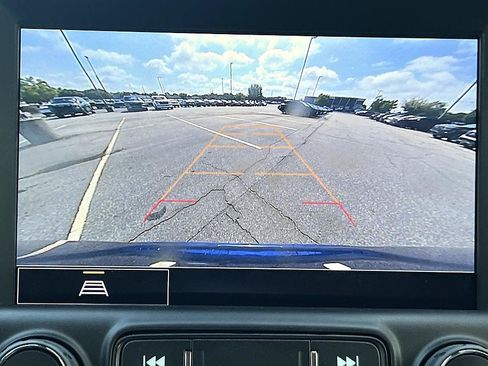 Used 2022 GMC Terrain SLT FWD image 25