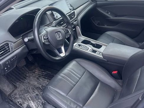 Used 2019 Honda Accord Touring image 10