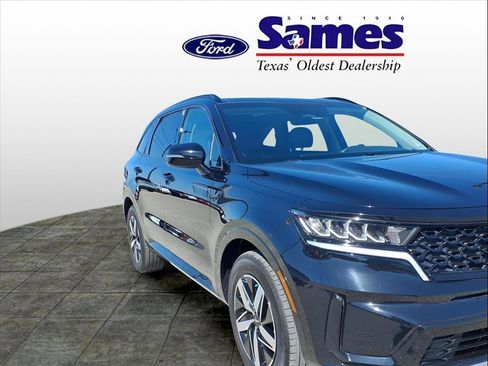 Used 2023 Kia Sorento S w/ Panoramic Sunroof Package image 11