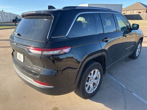 Used 2024 Jeep Grand Cherokee Limited AWD/4WD image 5