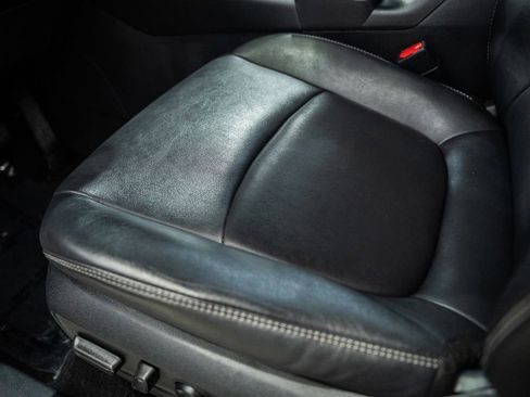 Used 2021 Toyota RAV4 XLE Premium image 32