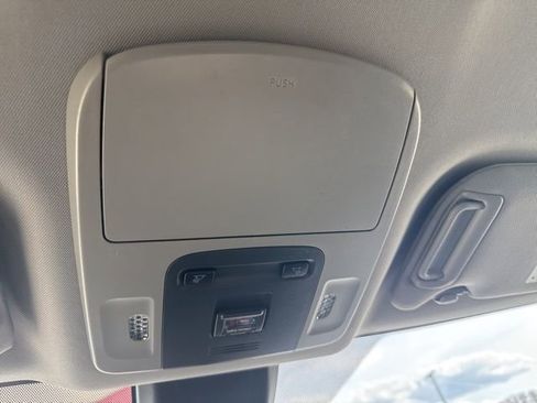 Used 2019 Toyota Camry SE image 20