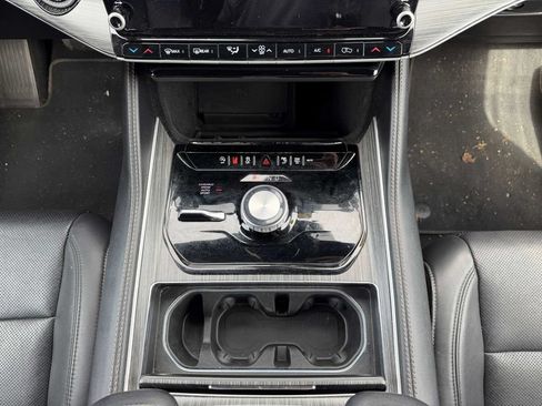 Used 2024 Jeep Wagoneer Series II w/ Flexible Seating Group AWD/4WD image 33