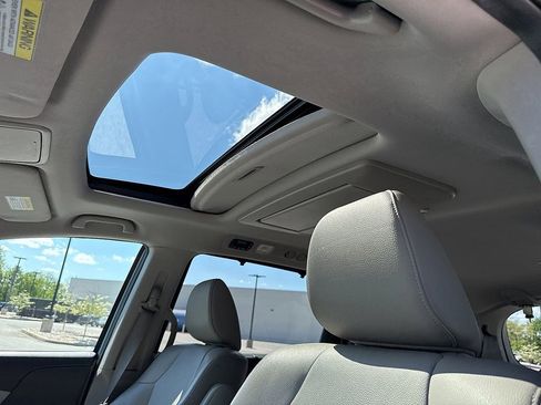 Used 2014 Honda Odyssey Touring image 16
