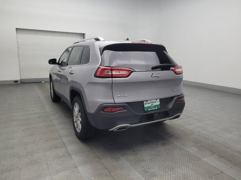 Used 2018 Jeep Cherokee Limited w/ Luxury Group AWD/4WD image 5