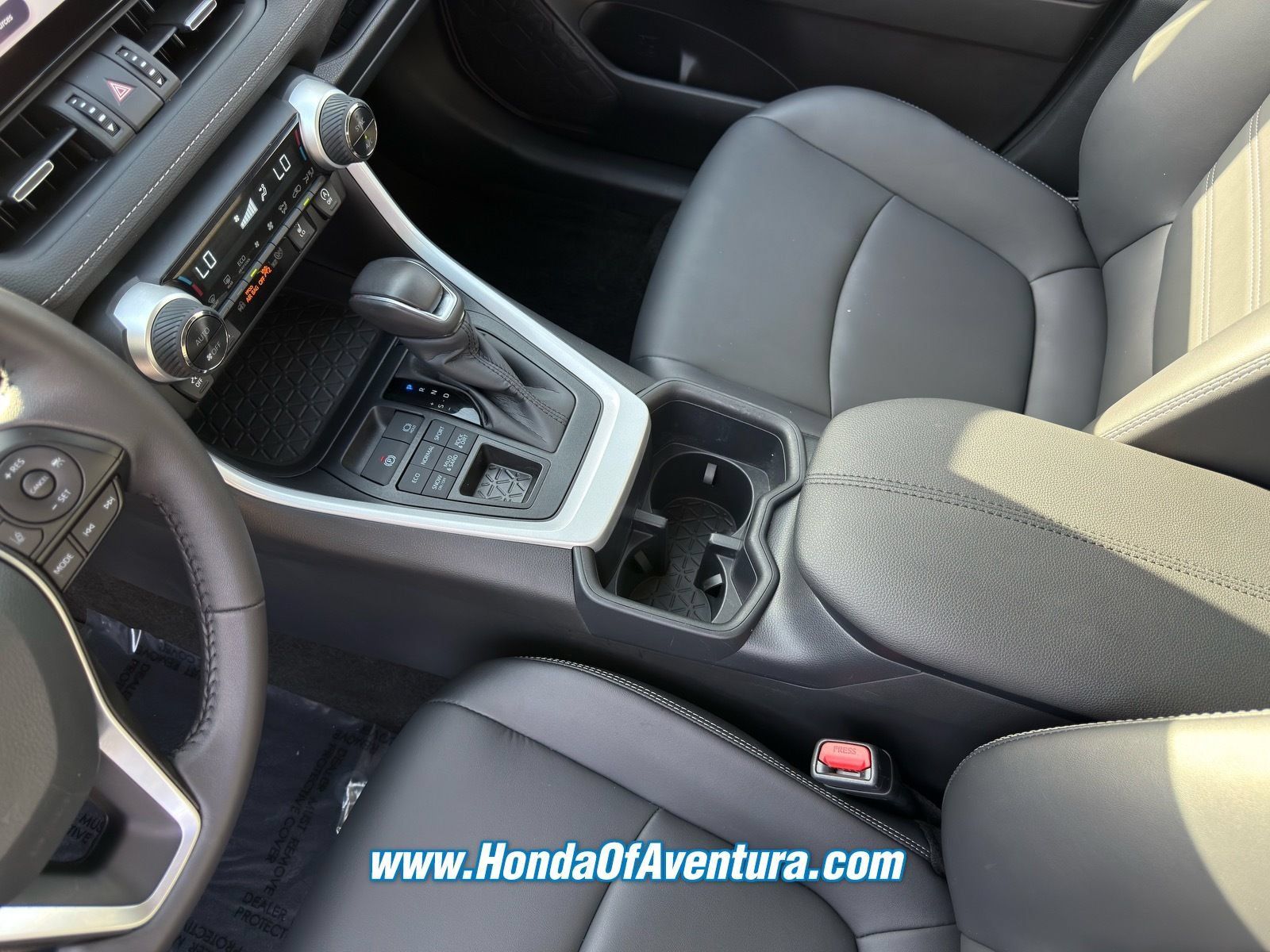 Used 2025 Toyota RAV4 XLE Premium w/ Weather Package AWD/4WD image 27