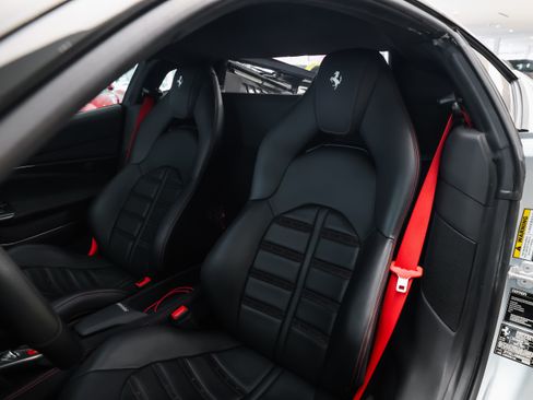 Used 2021 Ferrari F8 Tributo RWD image 11