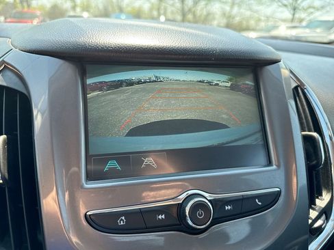 Used 2018 Chevrolet Cruze LT image 15