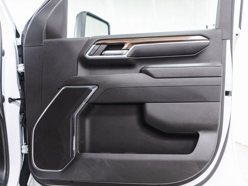 Used 2024 Chevrolet Silverado 2500 LT w/ Z71 Sport Edition image 34