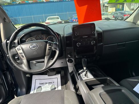 Used 2015 Nissan Titan SV w/ SV Value Truck Package AWD/4WD image 12