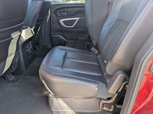 Used 2018 Nissan Titan SL w/ Chrome Package image 7