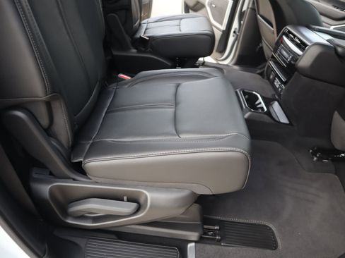 New 2026 Jeep Grand Wagoneer 4WD image 16